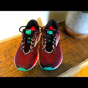 Brooks Ghost running shoes size 6